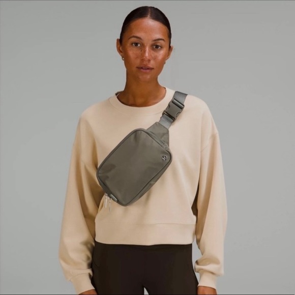NWT Lululemon Large Everywhere Belt Bag - Picture 4 of 8